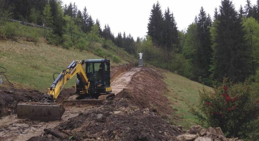 JURA ÉLECTRICITÉ : Nous réalisons également les petits travaux de terrassement